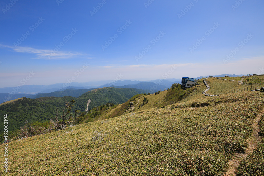 徳島県　剣山山頂　西側テラスからの風景