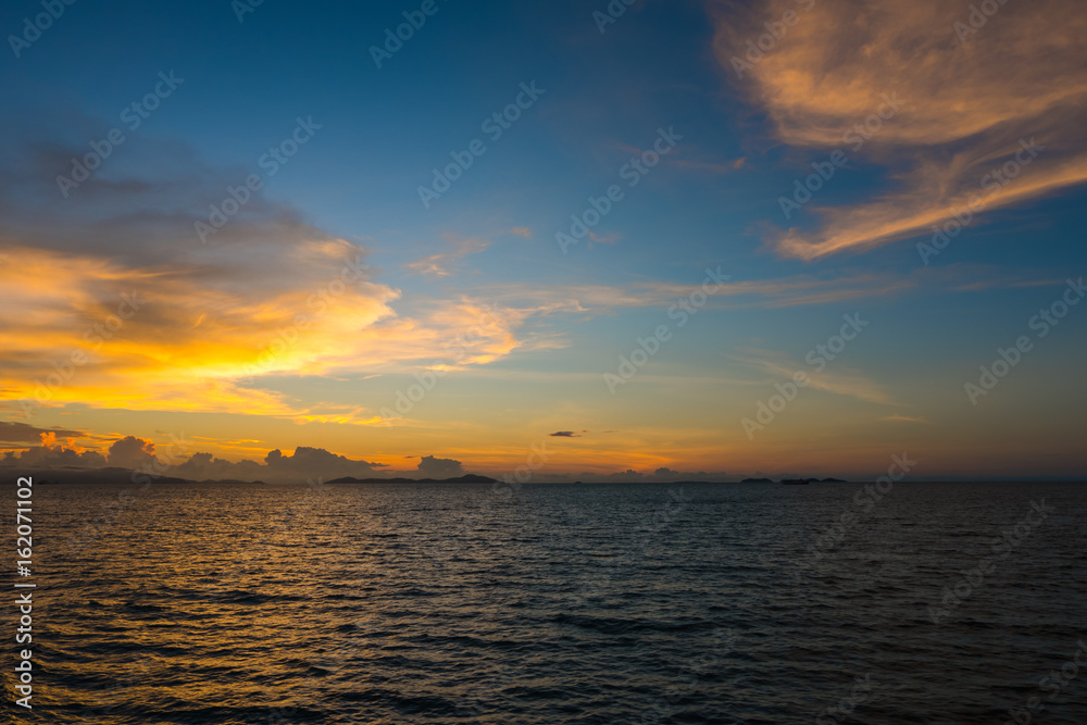 Obraz premium Beautiful sunset