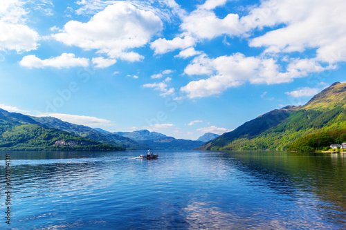 Obraz na płótnie Loch Lomond at Rowardennan, Summer in Scotland, UK w salonie