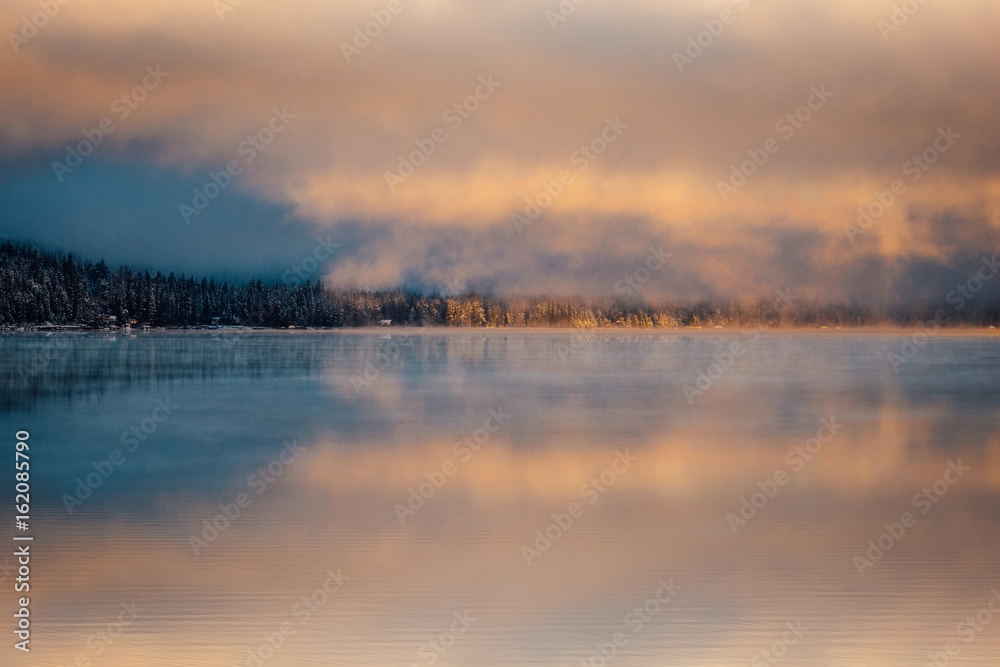 Fototapeta premium Winter sunrise at Donner Lake, California.