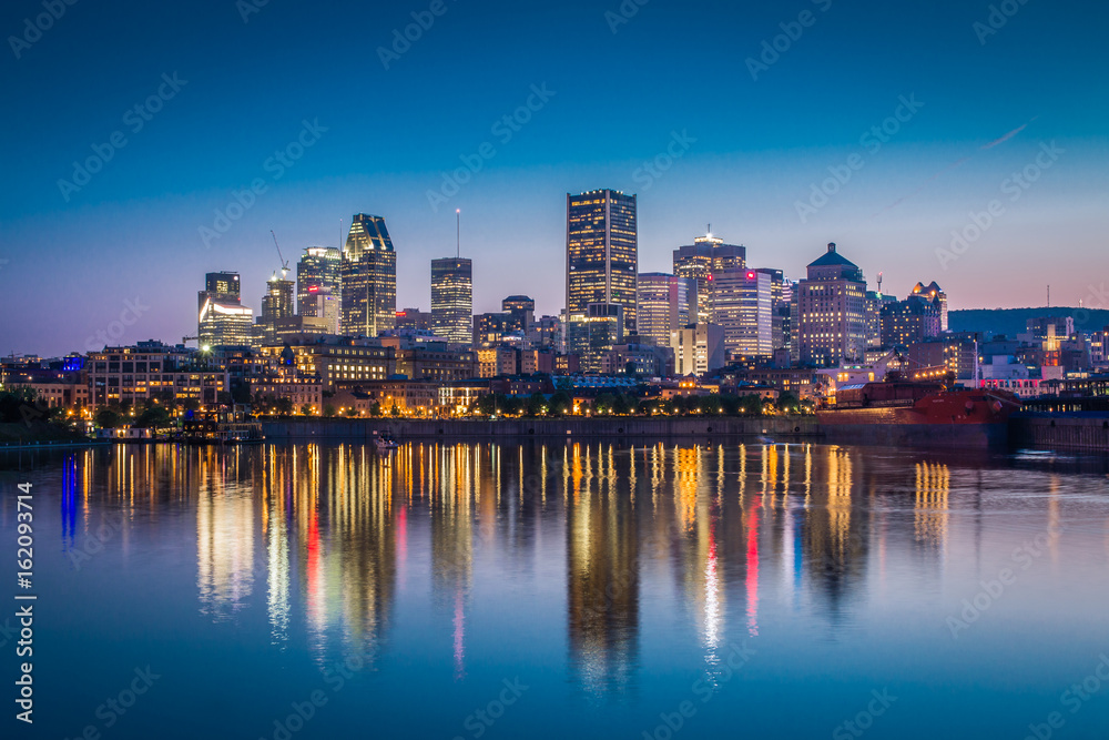 Obraz premium Montreal Downtown Widok Z Accross St Lawrence River
