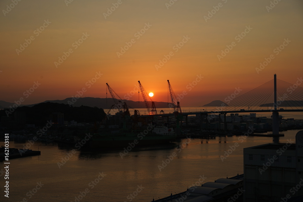 博多埠頭フェリーミナル　夕暮れ時