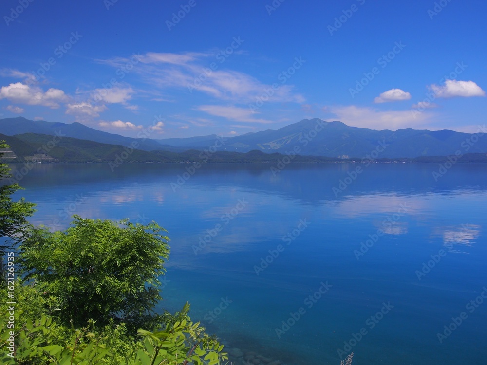 田沢湖と秋田駒ケ岳