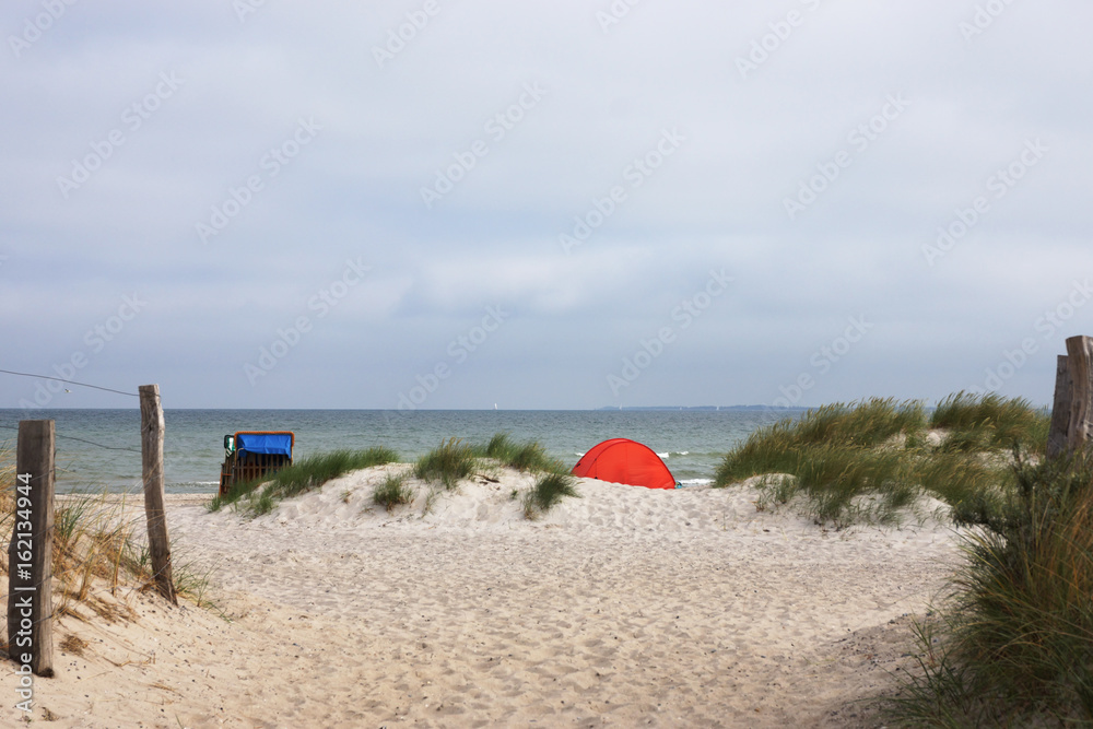 Durchgang zum Strand von Heiligenhafen an der Ostsee, Schleswig-Holstein