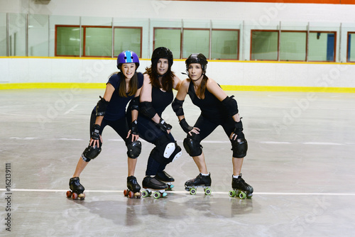 women roller derby players photo