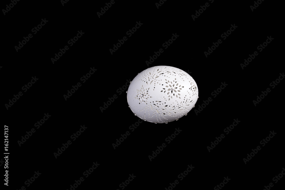 Easter hen's egg with carving. Easter hen's egg with carving.