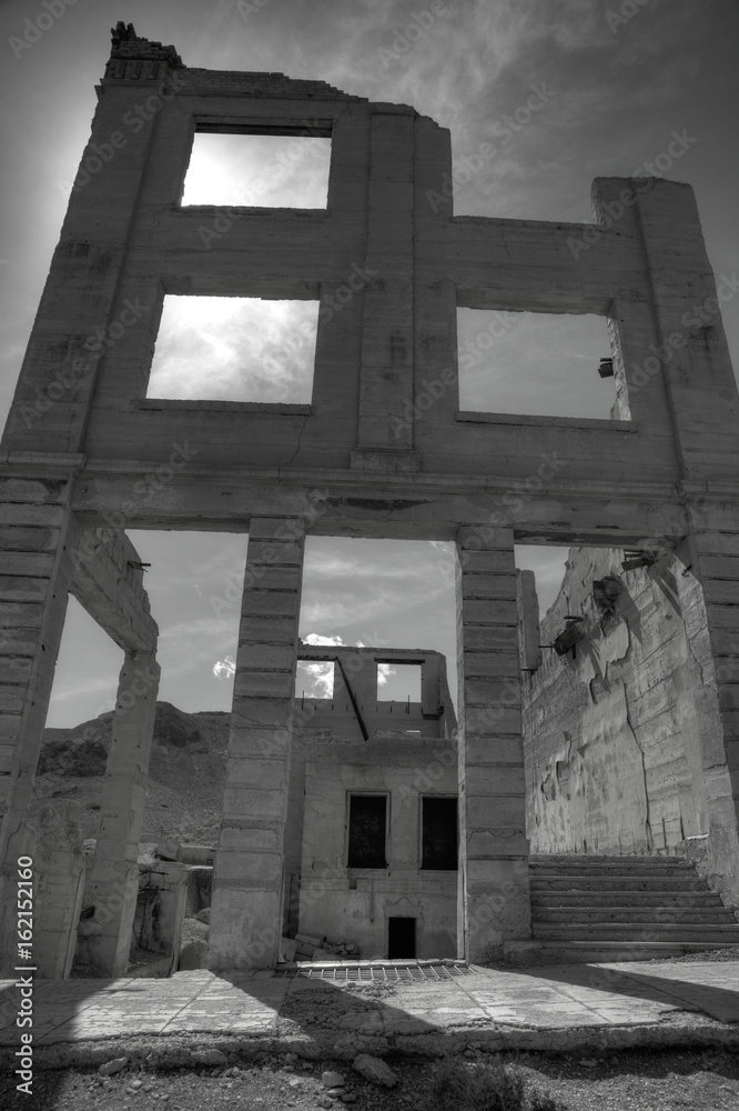 Fototapeta premium Building in Ruins