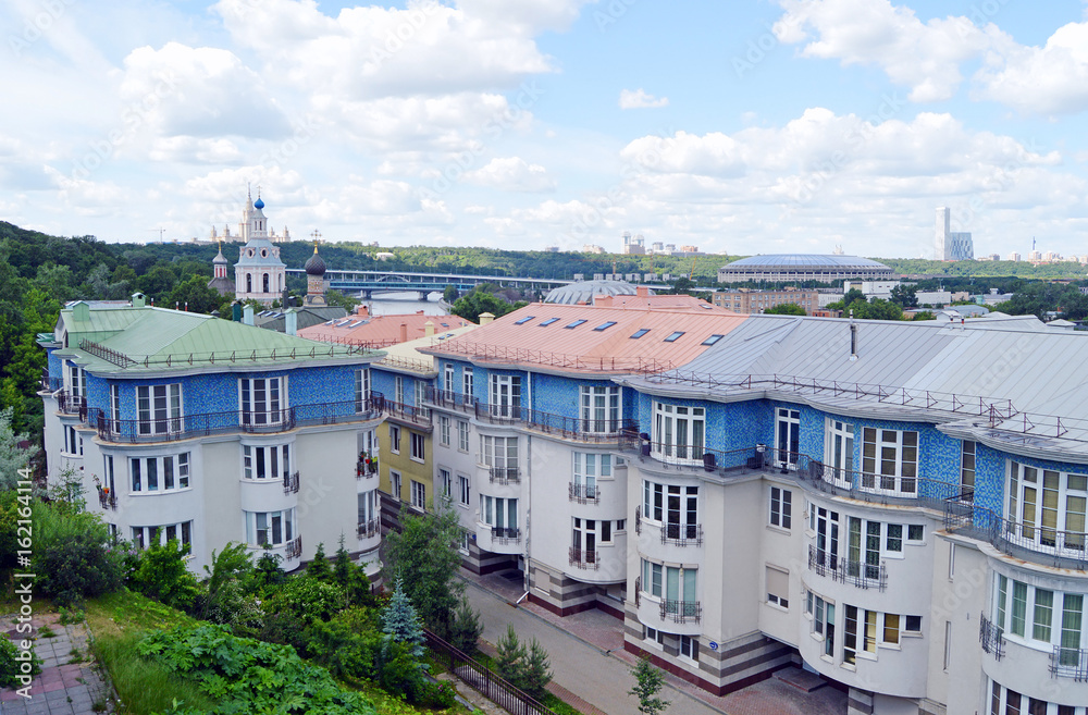 Obraz premium Малоэтажная застройка в Москве. Новый жилой комплекс