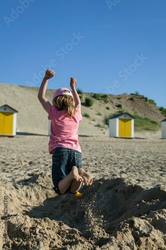 Freudensprung am Strand