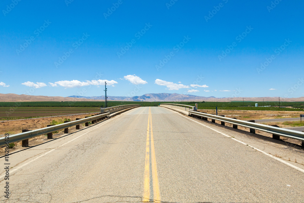 Fototapeta premium Open Highway Blue Sky