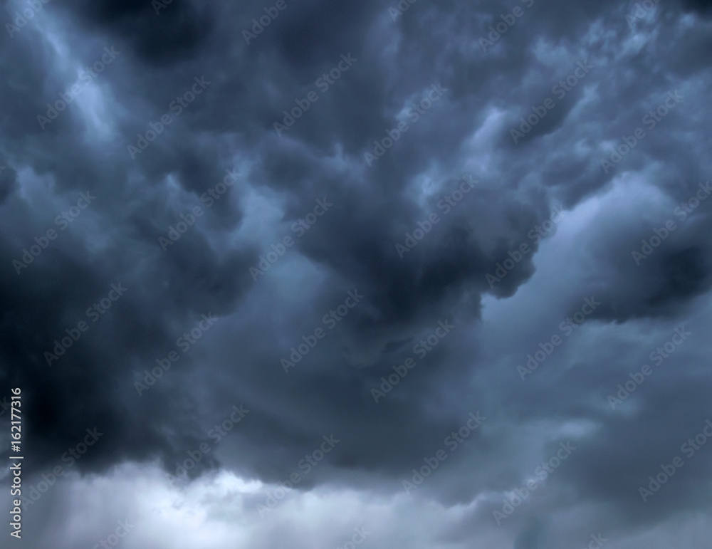 Fototapeta premium Sky rain, wind and dramatic storm