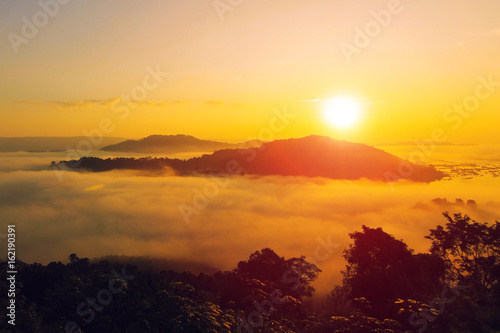  Sun and big sun in the morning, sunrise, sunrise and morning mist on the mountain. © somchai20162516