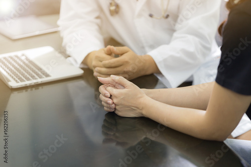 doctor talking with patient for Medical Diagnosis © 220 Selfmade studio