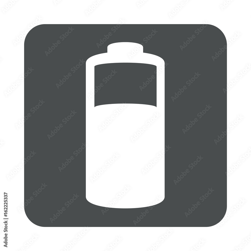 Icono plano pila electrica en cuadrado gris Icono plano pila electrica en cuadrado gris