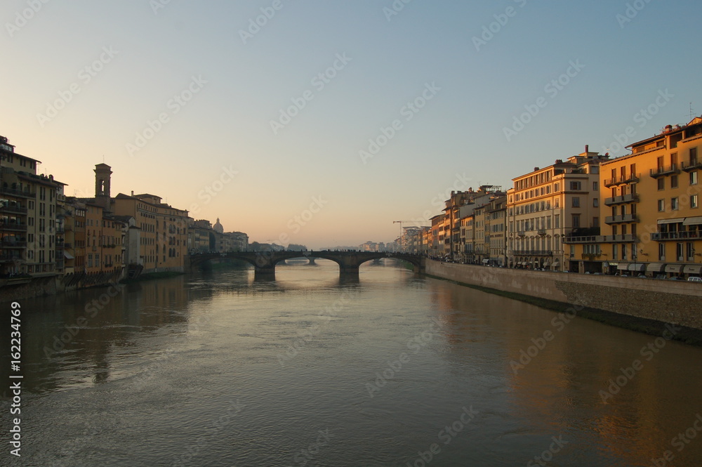 rio Arno en Florencia