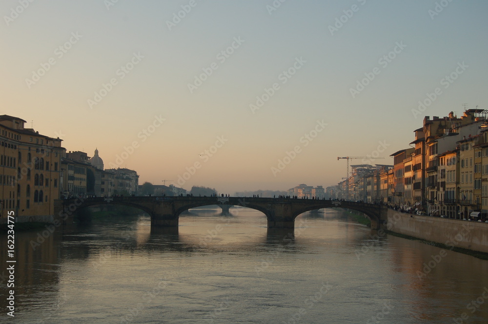rio Arno en Florencia