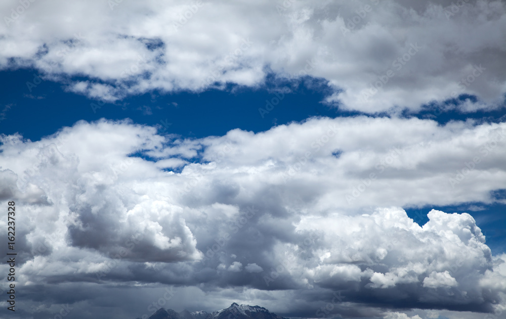 Obraz premium clouds in the blue sky