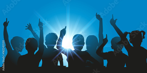 enfant - école - lever la main - éducation - réponse - répondre - connaissance - question