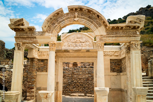 Fotografija Temple of Hadrian at the Ephesus archaeological site in Turkey.