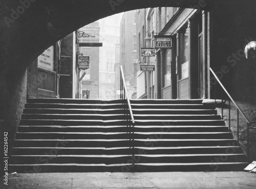Photography Craven Arch  London. Date: 1930s