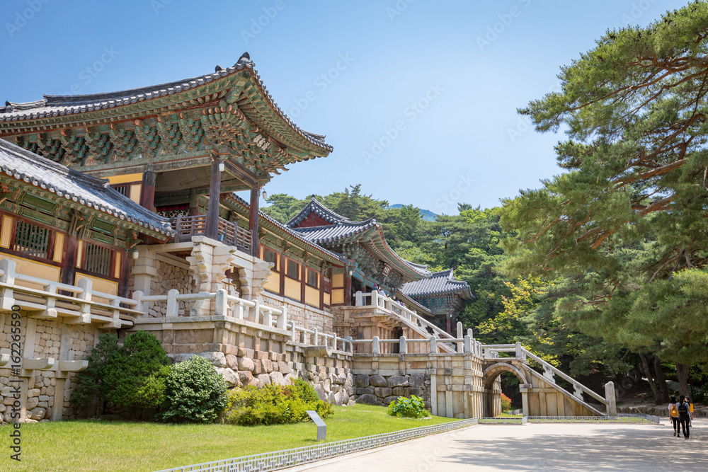 Obraz premium Świątynia Bulguksa w Gyeongju, Korea Południowa - cel wycieczki