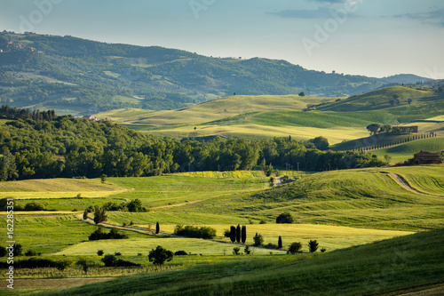 Tuscany scenery, Italy © ZoomTeam