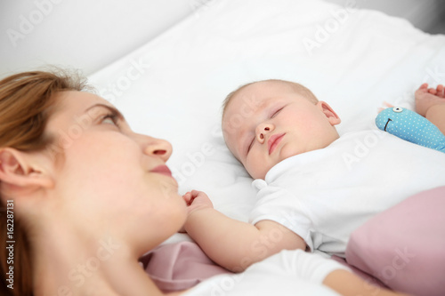 Young woman with cute sleep...