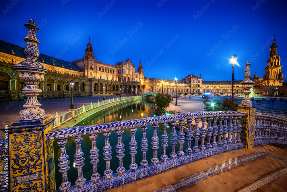 Naklejka premium Seville, Spain: The Plaza de Espana, Spain Square in sunset 