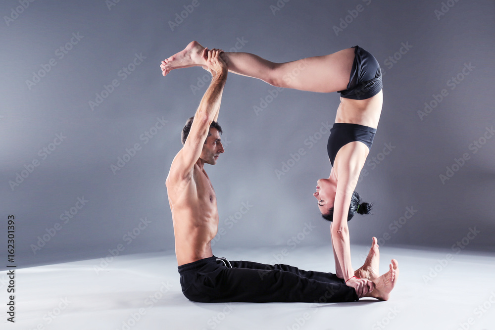 Simons Akroyoga – acroyoga – yoga, akrobatik og thai massage i København
