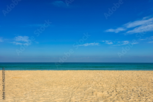 Fototapeta Naklejka Na Ścianę i Meble -  Tropical beach and blue sky