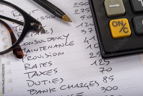 List of expenses, cash outflows and calculator