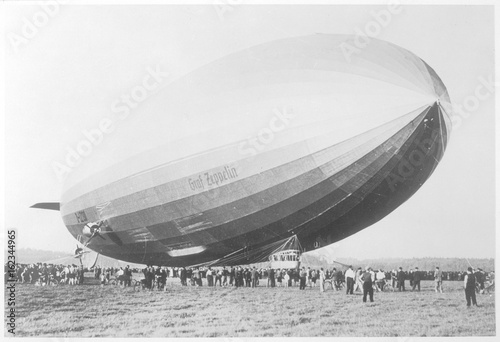 Fotografia Graf Zeppelin Takeoff. Date: 1938