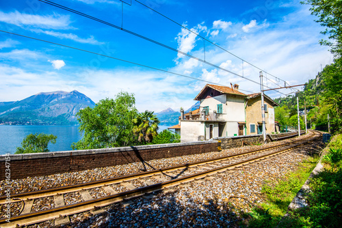 Cuadro en lienzo abandoned railroad station railroad - Como Lake Italian Landcspe