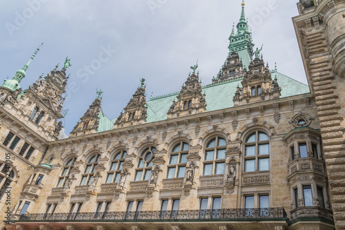Fassade und Dach des Hamburger Rathauses