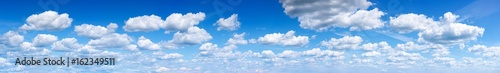 Photo Panorama of the blue sky with clouds