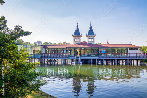 Obraz na płótnie The central health complex on the lake in the town of Heviz, Hungary w salonie