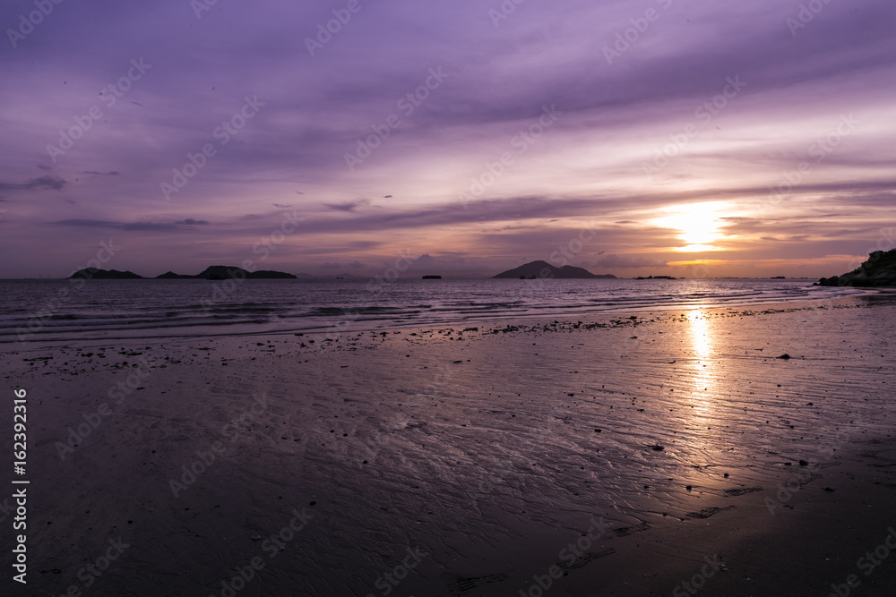 Fototapeta premium Hong Kong's beach in sunset