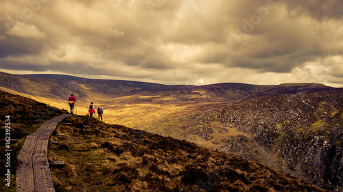 Cuadro en lienzo The Mountains above Glendalough