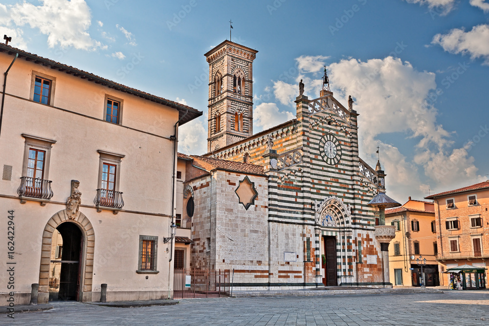 Fototapeta Prato, Toskania, Włochy: średniowieczna katedra