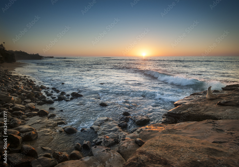 San Fransisco, California. Beach, Sunset, la Jolla Beach, Waves, Sea Lions, Rocks San Fransisco, California. Beach, Sunset, la Jolla Beach, Waves, Sea Lions, Rocks