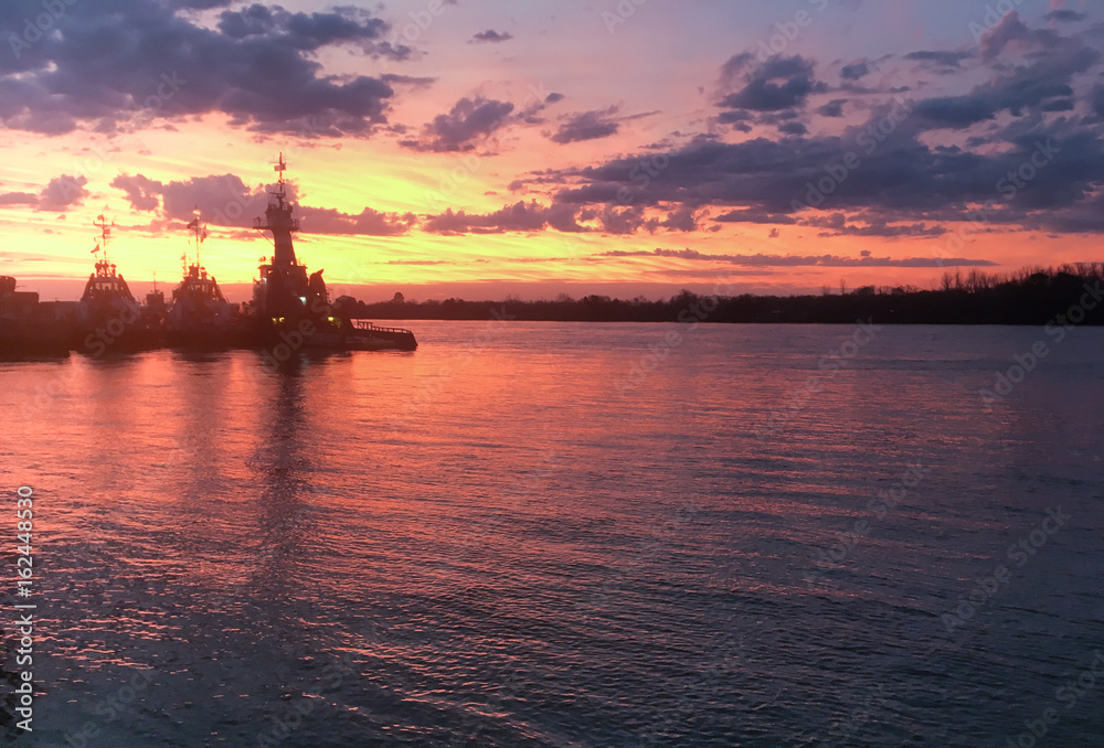 Fototapeta premium Tugboats in the coast of Parana River