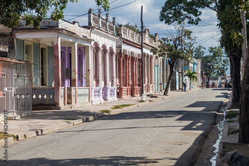 Konstfotografi LAS TUNAS, CUBA - JAN 27, 2016: Traditional buildings in the center of Las Tunas
