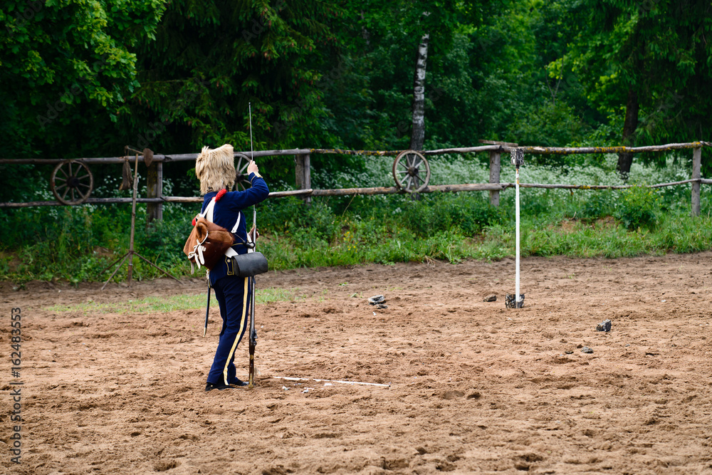 Obraz premium cavalryman shooting