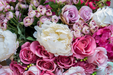 Papier peint photo Pivoines Bouquet floral coloré au marché  © garpinina