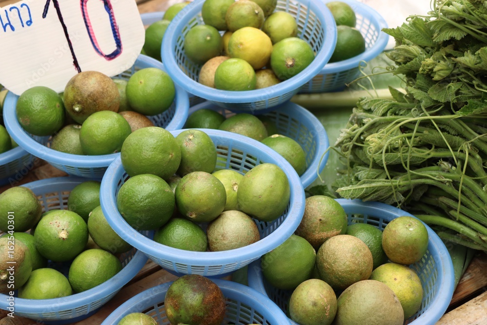 lemons in the market