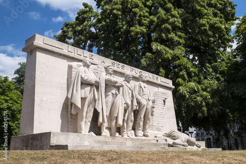 Lille A Ses Fusilles Monument photo