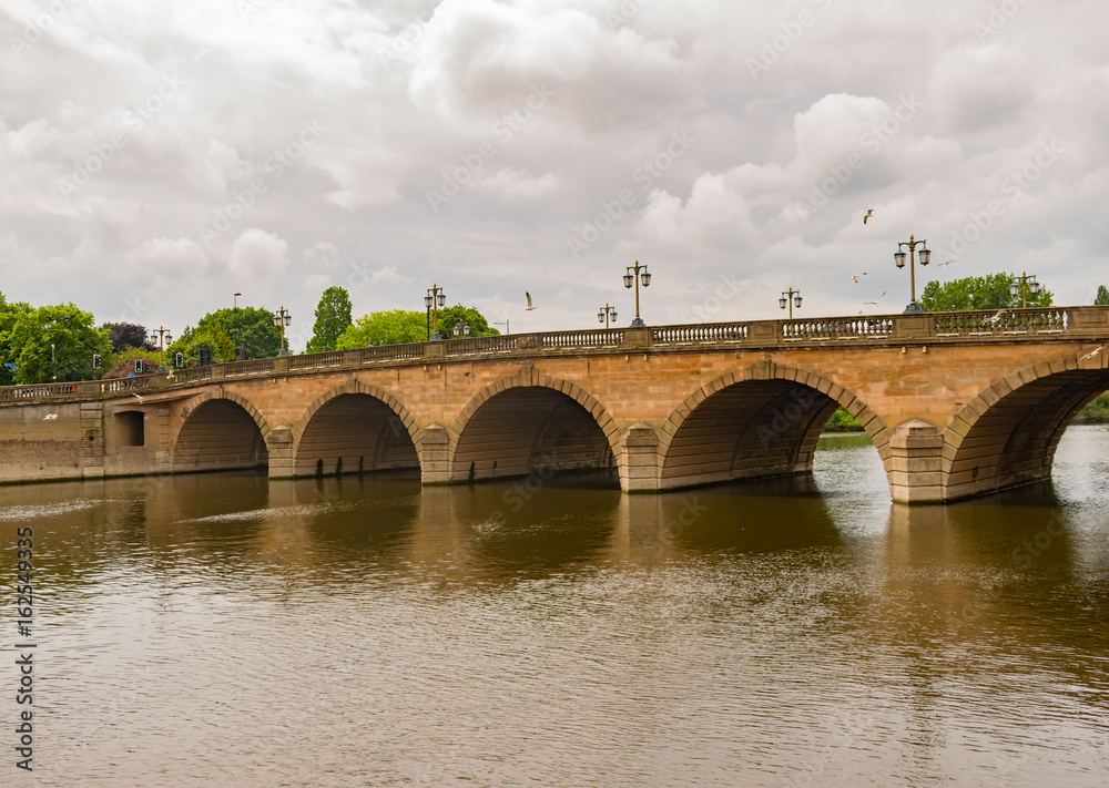 Naklejka premium River Seven Bridge