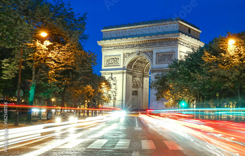 The famous Triumphal Arch, Paris, France. © kovalenkovpetr