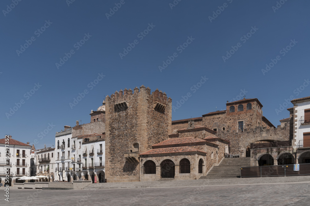 Vistas de la plaza mayor de Cáceres, España
