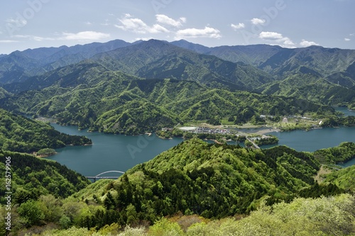 神奈川県宮ヶ瀬湖と丹沢山地 photo